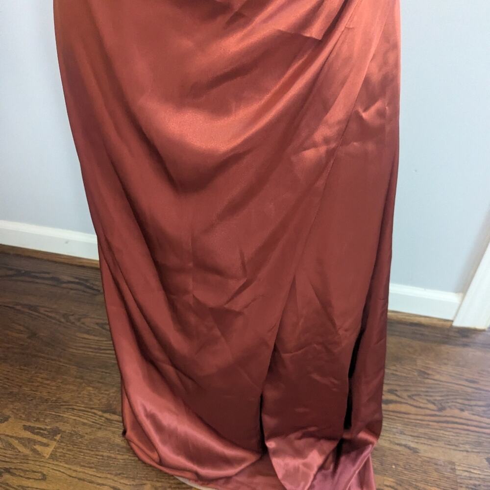 NEW Women's Galina Signature One-Shoulder Charmeuse Sheath Dress Cinnamon 10 - Picture 4 of 9
